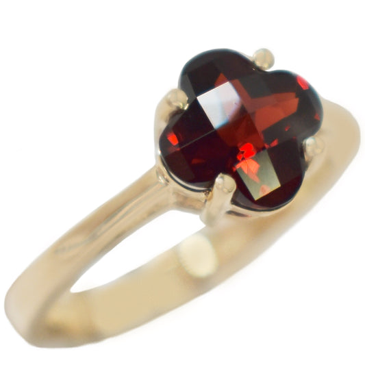 Yellow gold Onyx and diamond ring